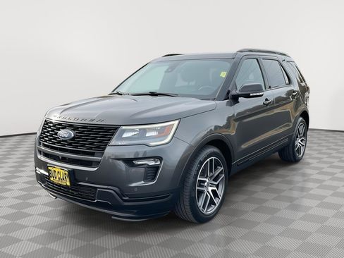 Used 2018 Ford Explorer Sport w/ Equipment Group 401A image 7