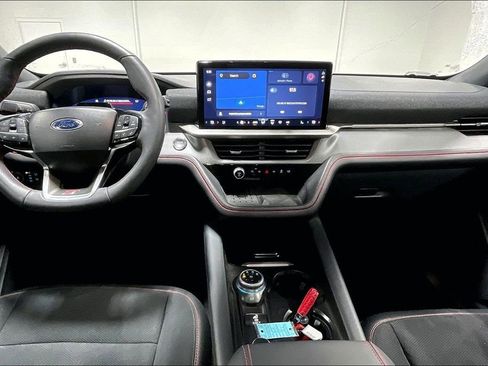 Used 2025 Ford Explorer ST image 18