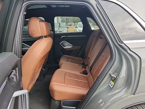 Used 2020 Audi Q3 2.0T Prestige w/ Prestige Package image 28