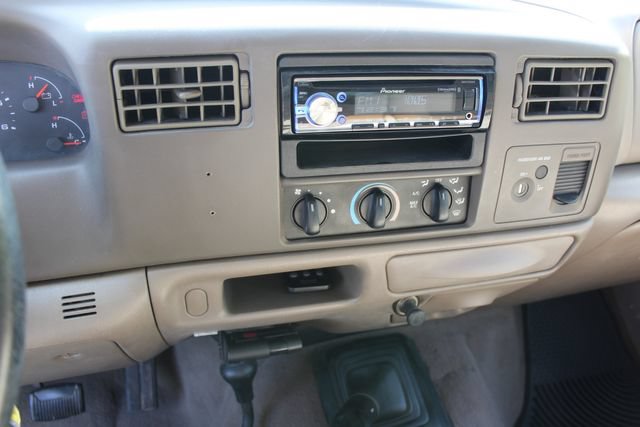 Used 2003 Ford F250 XLT AWD/4WD image 16