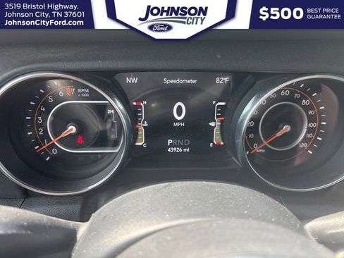Used 2020 Jeep Gladiator Overland AWD/4WD image 13