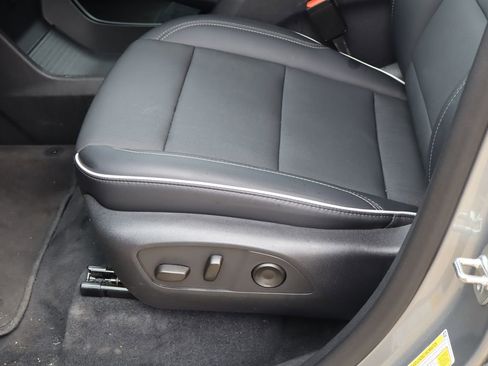 Used 2025 Buick Enclave Preferred FWD image 15
