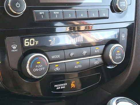 Certified 2018 Nissan Rogue Sport SV image 16