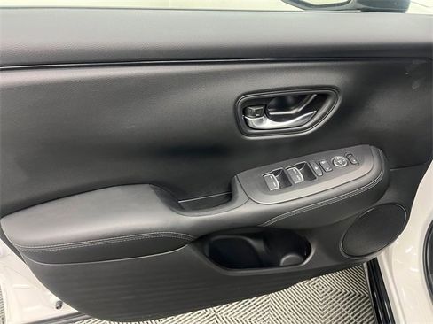 Used 2025 Honda HR-V EX-L image 9