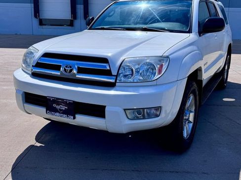 Used 2005 Toyota 4Runner SR5 AWD/4WD image 1