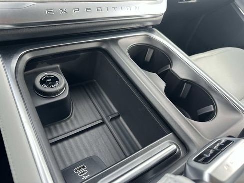 New 2026 Ford Expedition Max Platinum w/ Driver's Package image 37