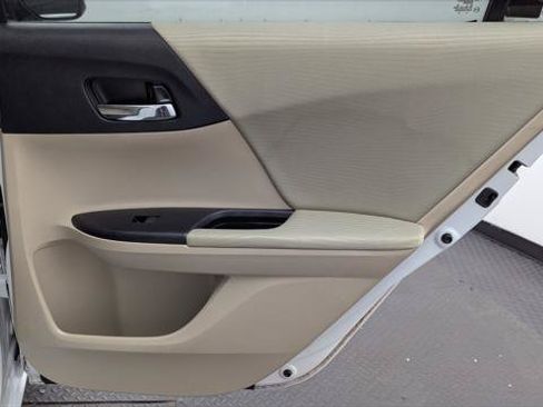 Used 2017 Honda Accord LX image 19