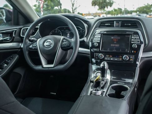 Used 2020 Nissan Maxima 3.5 S w/ Floor Mat Group FWD image 17
