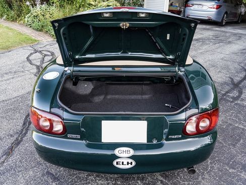 Used 2001 MAZDA MX-5 Miata RWD image 42