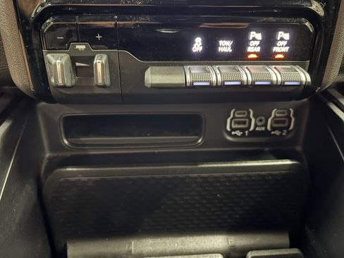 Used 2024 RAM 1500 Big Horn AWD/4WD image 16