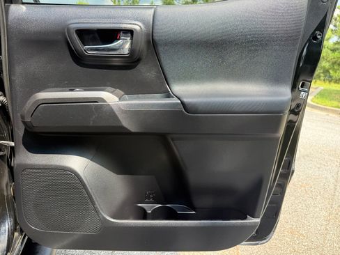 Used 2019 Toyota Tacoma TRD Off-Road w/ Technology Package RWD image 46