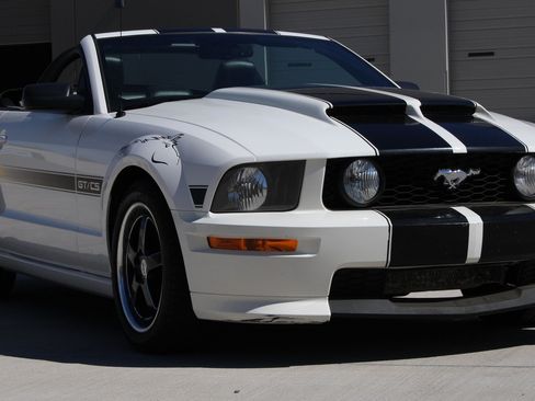 Used 2007 Ford Mustang GT RWD image 4