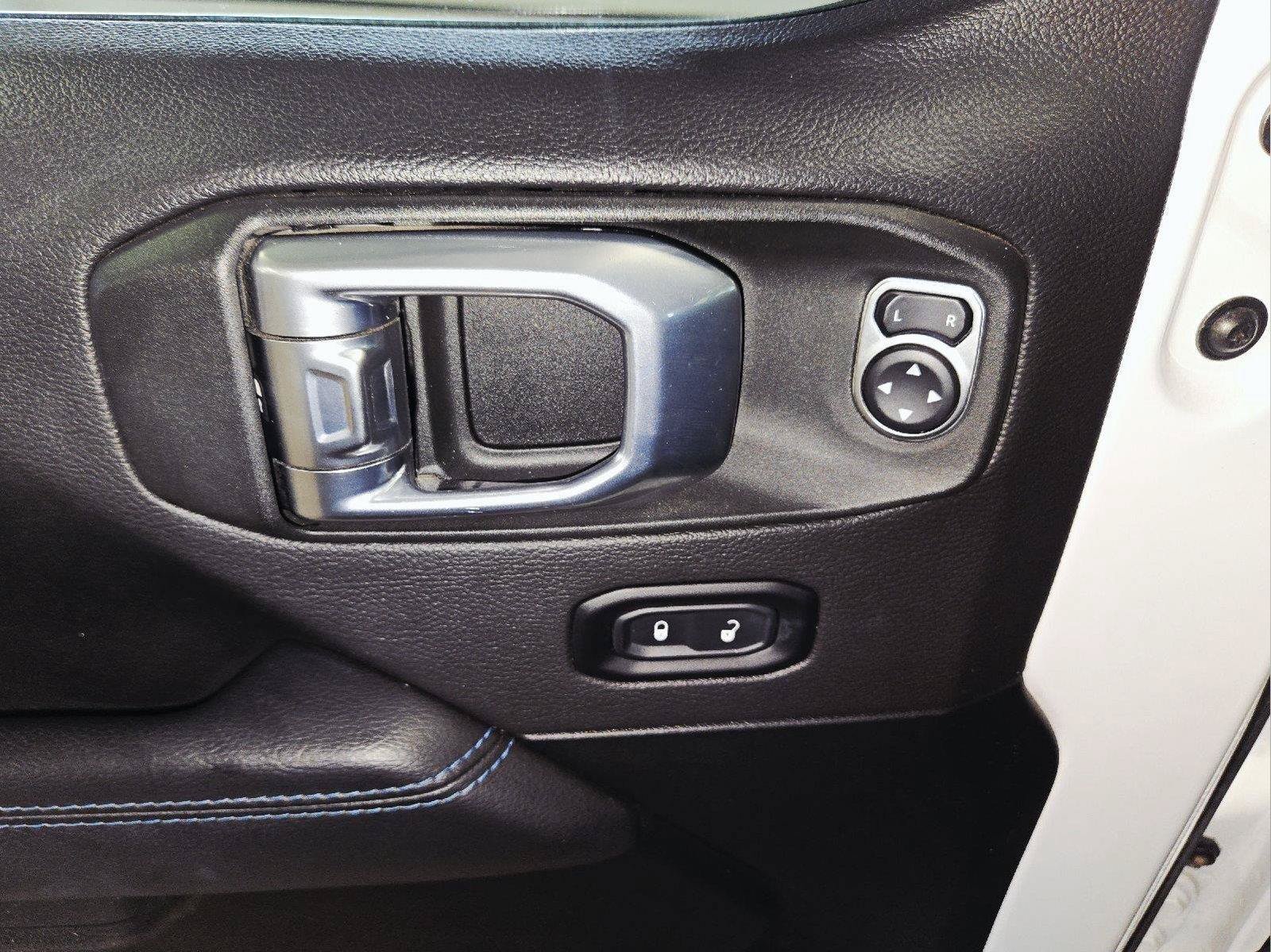 Used 2022 Jeep Wrangler Unlimited Rubicon 4xe w/ Cold Weather Group AWD/4WD image 31