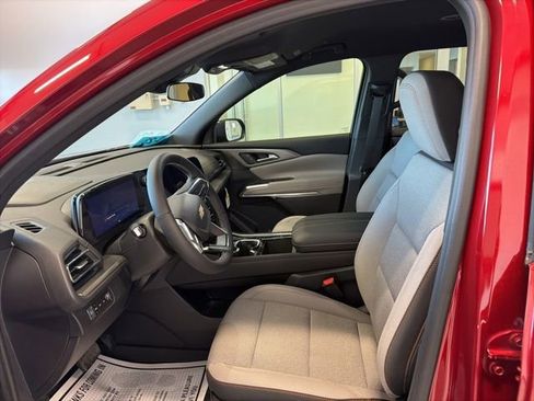 New 2026 Chevrolet Traverse LT image 15