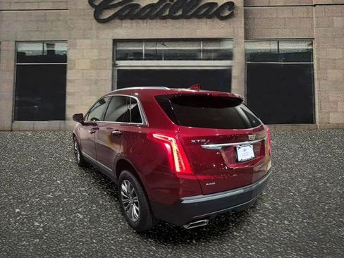 Used 2018 Cadillac XT5 Luxury w/ Driver Awareness Package AWD/4WD image 3