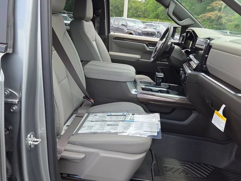 New 2026 Chevrolet Silverado 1500 LT w/ Z71 Off-Road Package AWD/4WD image 13