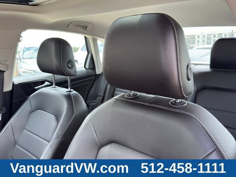 Used 2024 Volkswagen Jetta SE w/ Panoramic Sunroof Package FWD image 12