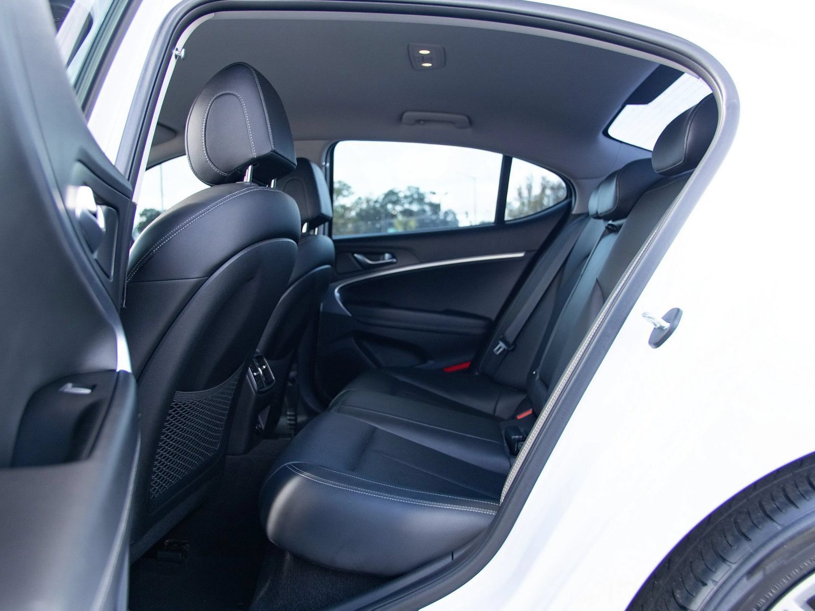 Used 2020 Genesis G70 2.0T RWD image 21