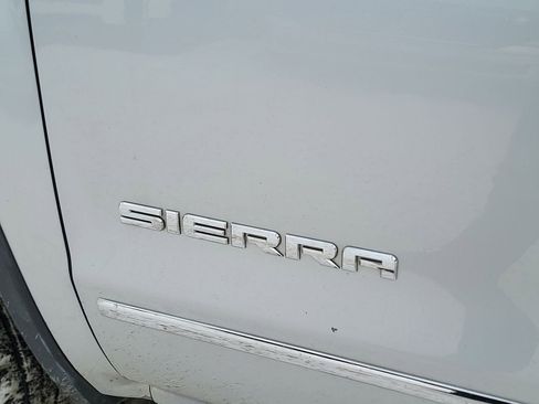 Used 2018 GMC Sierra 1500 SLT image 25