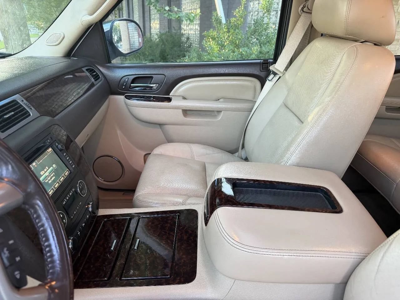 Used 2011 GMC Sierra 1500 Denali AWD/4WD image 31