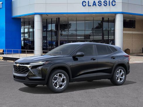 New 2026 Chevrolet Trax LS image 2