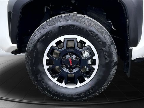 Used 2024 Toyota Tacoma TRD Off-Road w/ TRD Off Road Upgrade Package AWD/4WD image 8