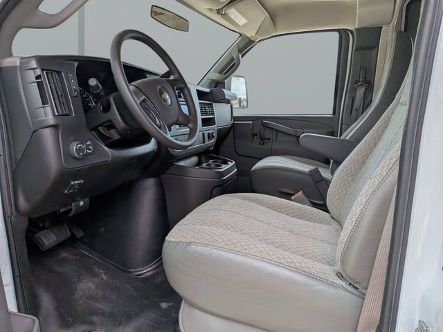 Used 2025 Chevrolet Express 3500 w/ RV Package RWD image 17