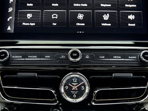 Used 2025 Bentley Flying Spur Plug-In Hybrid image 79