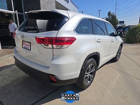 Used 2018 Toyota Highlander LE image 13