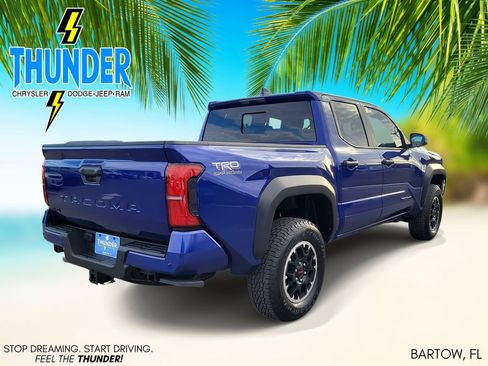 Used 2025 Toyota Tacoma TRD Off-Road image 4
