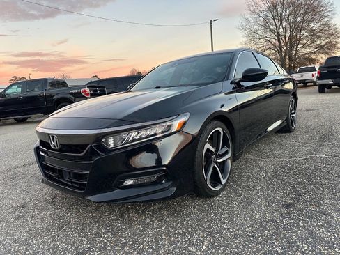 Used 2018 Honda Accord Sport image 8