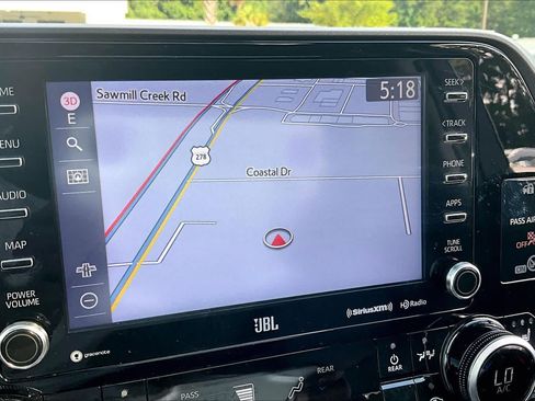 Used 2020 Toyota Highlander Limited FWD image 35
