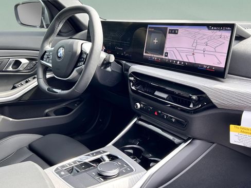 Used 2026 BMW 330i Sedan w/ Premium Package image 32