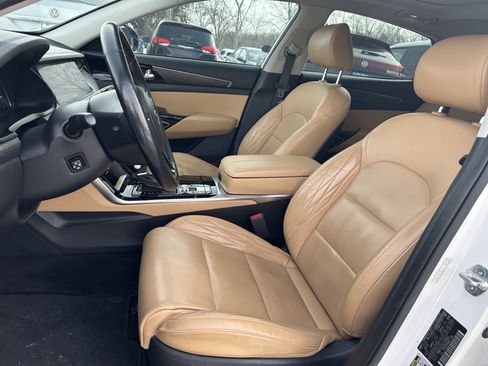 Used 2020 Kia Cadenza Limited image 23