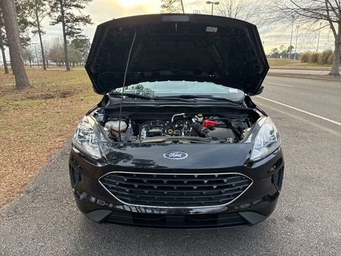 Used 2022 Ford Escape SE w/ SE Sport Appearance Package image 20