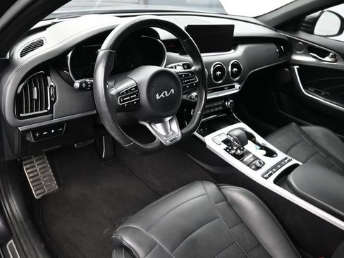 Used 2023 Kia Stinger GT2 RWD image 10