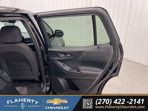 Used 2025 Chevrolet Equinox LT FWD image 12