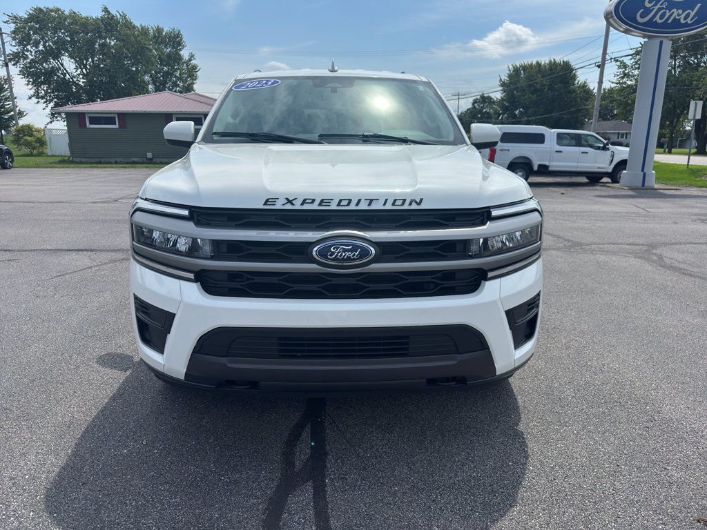 Used 2023 Ford Expedition Max XLT AWD/4WD image 4
