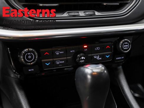 Used 2023 Jeep Compass Limited image 21