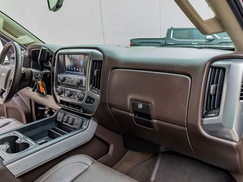 Used 2016 Chevrolet Silverado 2500 LT w/ LT Convenience Package AWD/4WD image 17