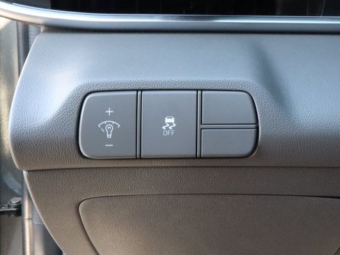 Used 2024 Hyundai Elantra SEL FWD image 17