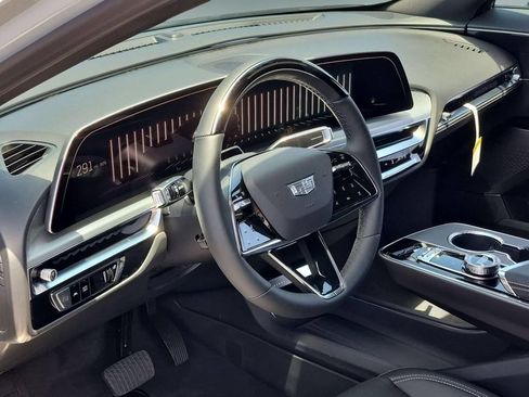 New 2026 Cadillac Lyriq Luxury AWD/4WD image 9