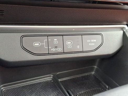 Used 2025 Kia Carnival SX w/ SX Dark Edition Package FWD image 31