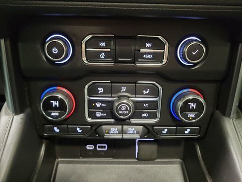 Used 2021 Chevrolet Tahoe LT image 17