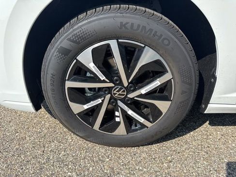 Used 2025 Volkswagen Jetta S image 18