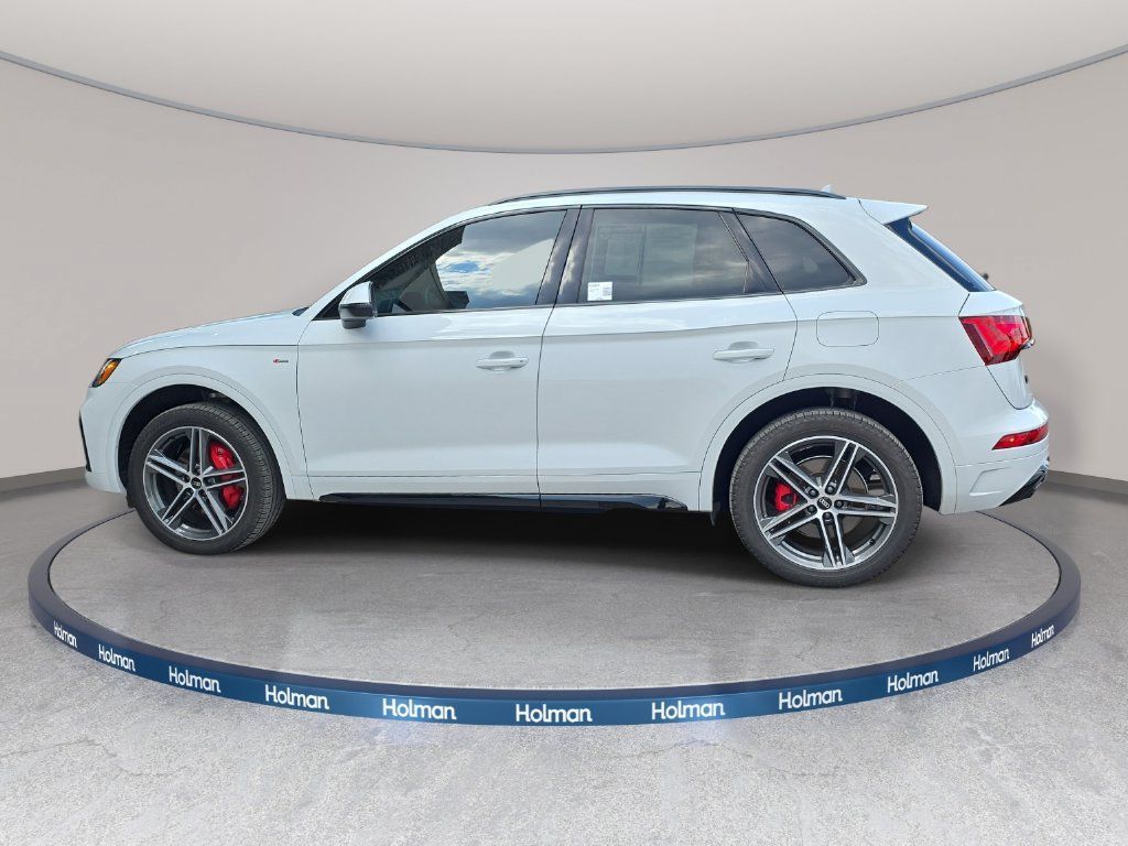 Certified 2024 Audi Q5 e Premium Plus w/ Premium Plus Package AWD/4WD image 8