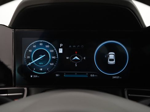 Used 2025 Hyundai Elantra SEL image 20