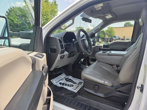 Used 2017 Ford F350 XL w/ Power Equipment Group AWD/4WD image 10
