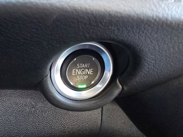 Used 2025 Chevrolet Suburban Z71 AWD/4WD image 31