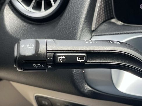 Used 2020 Mercedes-Benz GLB 250 image 44